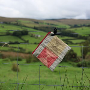 Hour glass zipper pouch (bay leaf backed)
